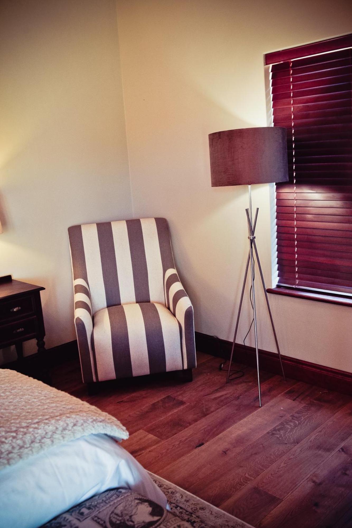 Under Oaks Guesthouse Paarl Ruang foto