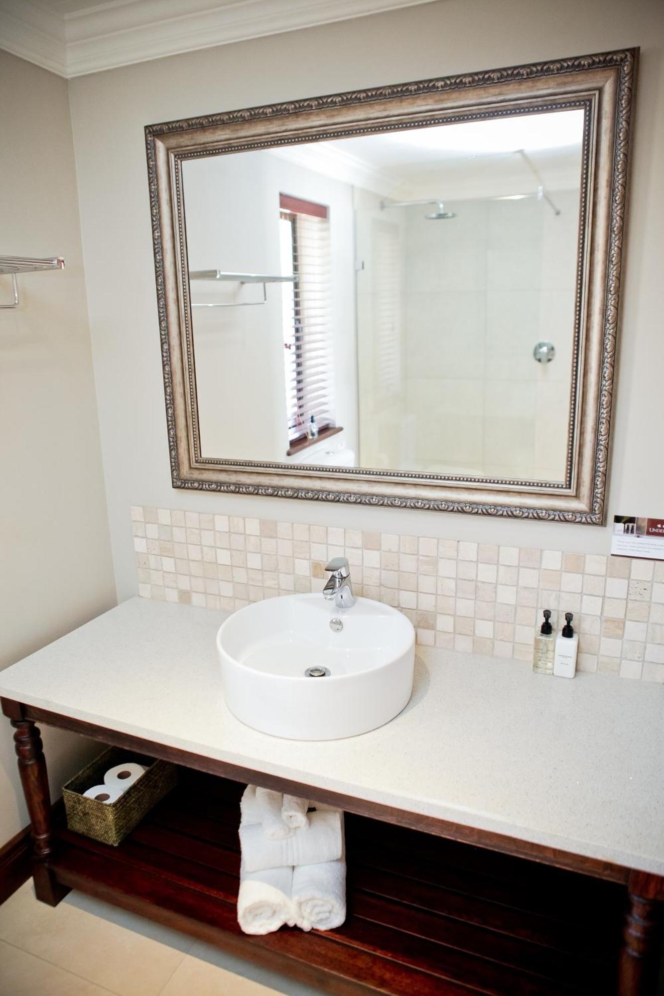 Under Oaks Guesthouse Paarl Ruang foto