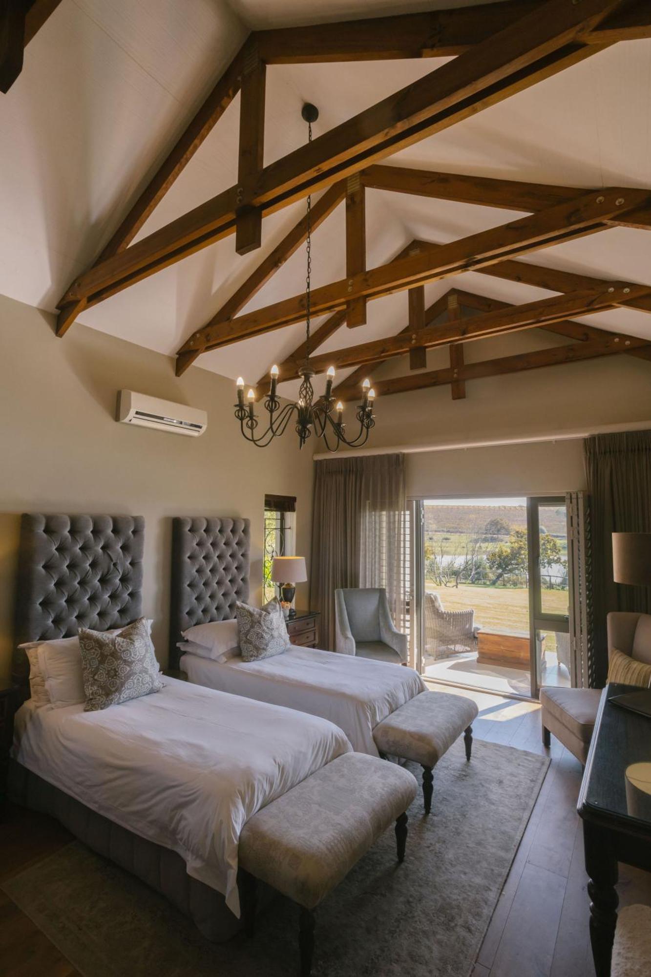 Under Oaks Guesthouse Paarl Bagian luar foto